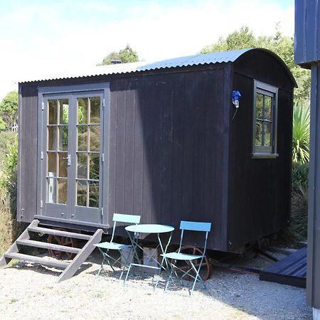 The Bird Hide - Rustic Luxury By The Water Hotel Dunedin Luaran gambar