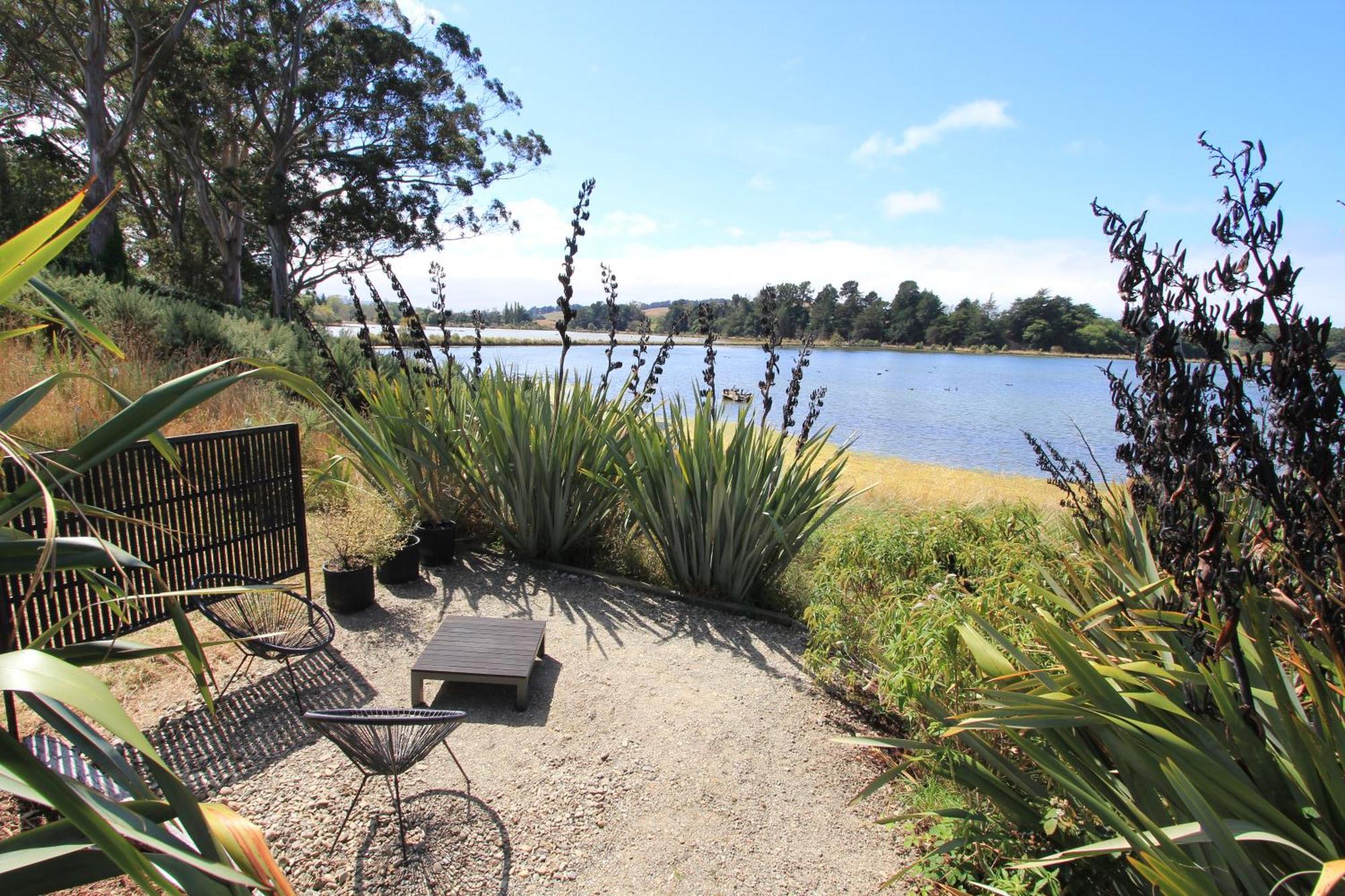 The Bird Hide - Rustic Luxury By The Water Hotel Dunedin Luaran gambar